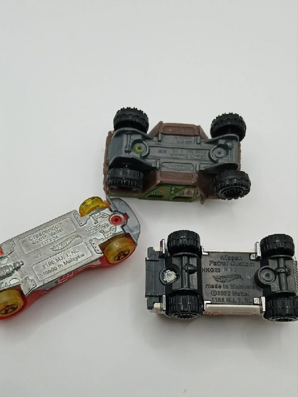 2 Hot Wheels 1 Matchbox Mixed Cars